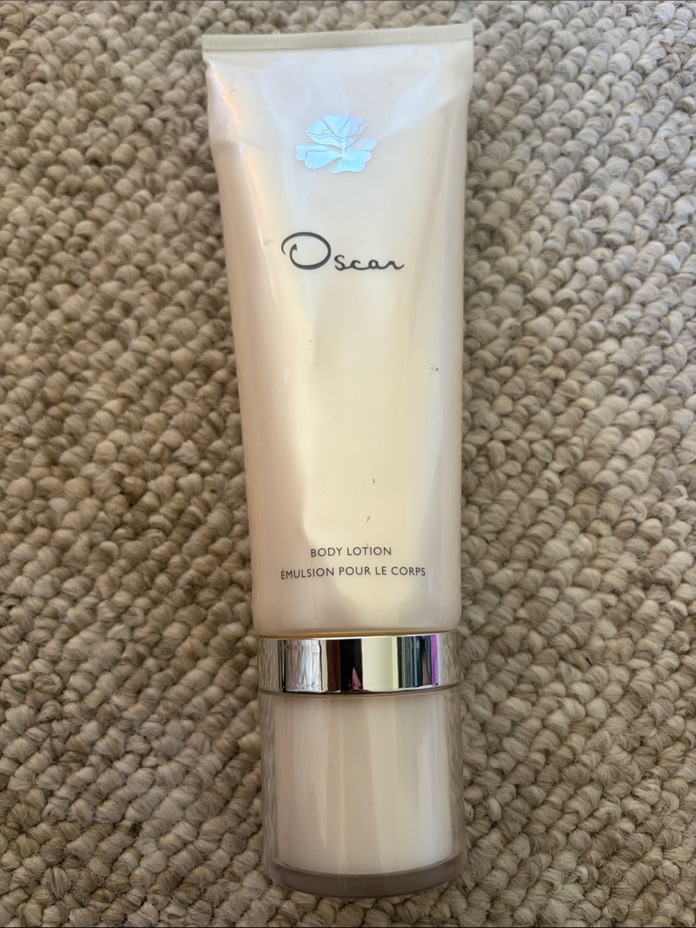 Oscar de la Renta Cream Pearl Body Lotion